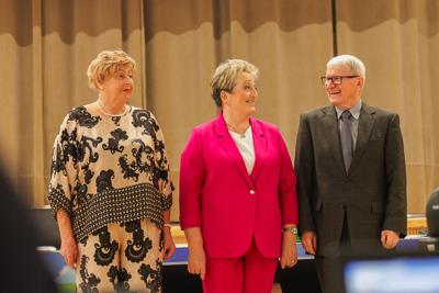 Barbara Kucharska, Danuta Majewska i Franciszek Wołowicz podczas listopadowej sesji Sejmiku Województwa Lubuskiego zostali wyróżnieni "Odznakami Honorowymi za Zasługi dla Województwa Lubuskiego"