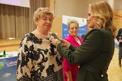 Barbara Kucharska, Danuta Majewska i Franciszek Wołowicz podczas listopadowej sesji Sejmiku Województwa Lubuskiego zostali wyróżnieni "Odznakami Honorowymi za Zasługi dla Województwa Lubuskiego"