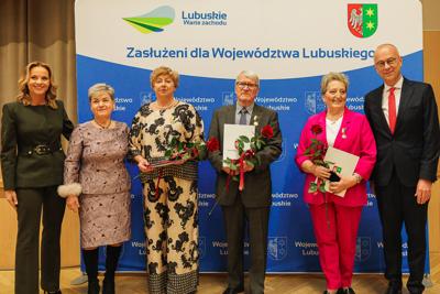 Barbara Kucharska, Danuta Majewska i Franciszek Wołowicz podczas listopadowej sesji Sejmiku Województwa Lubuskiego zostali wyróżnieni "Odznakami Honorowymi za Zasługi dla Województwa Lubuskiego"