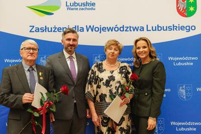 Barbara Kucharska, Danuta Majewska i Franciszek Wołowicz podczas listopadowej sesji Sejmiku Województwa Lubuskiego zostali wyróżnieni "Odznakami Honorowymi za Zasługi dla Województwa Lubuskiego"