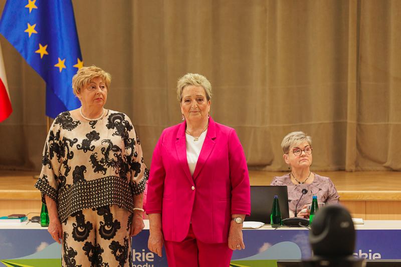 Barbara Kucharska, Danuta Majewska i Franciszek Wołowicz podczas listopadowej sesji Sejmiku Województwa Lubuskiego zostali wyróżnieni "Odznakami Honorowymi za Zasługi dla Województwa Lubuskiego"
