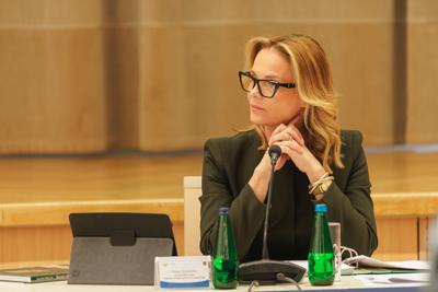 W poniedziałek, 25 listopada 2024 r.  w Sali Kolumnowej w urzędzie marszałkowskim w Zielonej Górze odbyła się V Sesja Sejmiku Województwa Lubuskiego. 