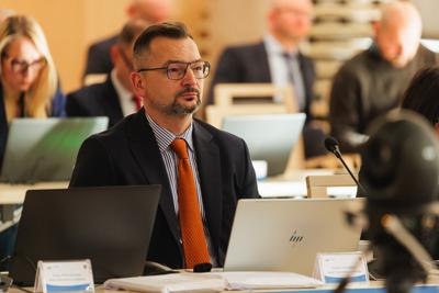 W poniedziałek, 25 listopada 2024 r.  w Sali Kolumnowej w urzędzie marszałkowskim w Zielonej Górze odbyła się V Sesja Sejmiku Województwa Lubuskiego. 