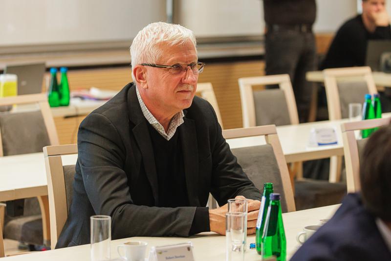 W poniedziałek, 25 listopada 2024 r.  w Sali Kolumnowej w urzędzie marszałkowskim w Zielonej Górze odbyła się V Sesja Sejmiku Województwa Lubuskiego.