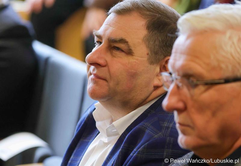 Wicemarszałek Województwa Lubuskiego Grzegorz Potęga na konferencji nt. różnych aspektów obecności Polski w Unii Europejskiej, która odbyła się w Bibliotece Uniwersytetu Zielonogórskiego