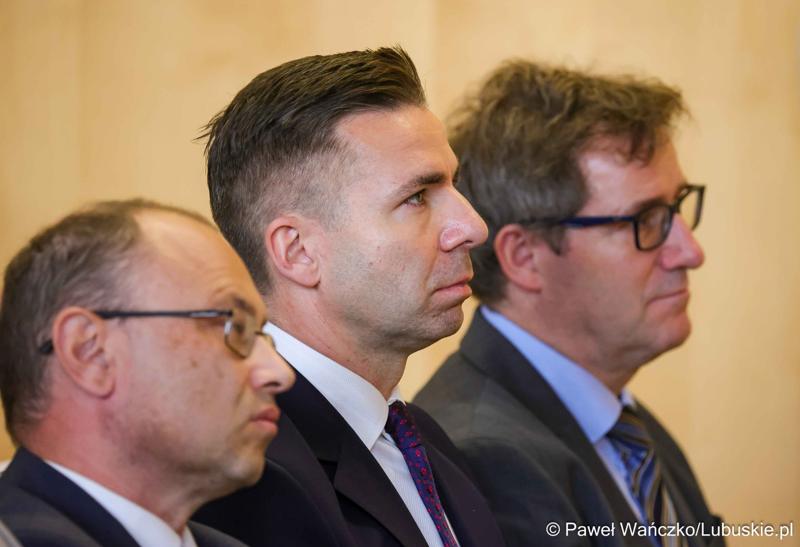 Uczestnicy konferencji nt. różnych aspektów obecności Polski w Unii Europejskiej, która odbyła się w Bibliotece Uniwersytetu Zielonogórskiego