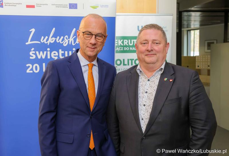 Marszałek Województwa Lubuskiego Marcin Jabłoński oraz radny wojewódzki Jarosław Dowhan