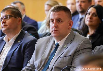 Uczestnicy konferencji nt. różnych aspektów obecności Polski w Unii Europejskiej, która odbyła się w Bibliotece Uniwersytetu Zielonogórskiego 
