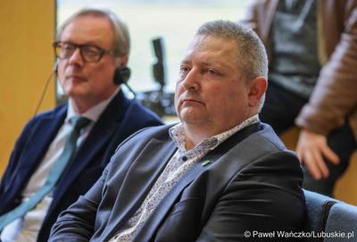 Uczestnicy konferencji nt. różnych aspektów obecności Polski w Unii Europejskiej, która odbyła się w Bibliotece Uniwersytetu Zielonogórskiego 