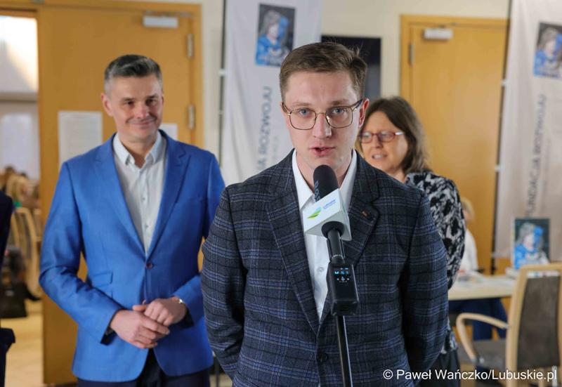 Uczestnicy międzynarodowej konferencji naukowej „Wyzwania psychiatrii dzieci i młodzieży w Europie” w Zielonej Górze