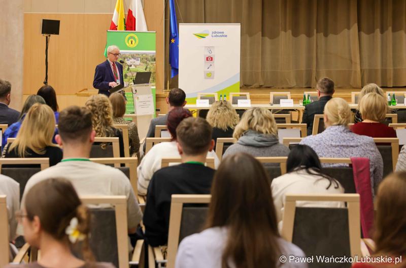 Uczestnicy międzynarodowej konferencji naukowej „Wyzwania psychiatrii dzieci i młodzieży w Europie” w Zielonej Górze