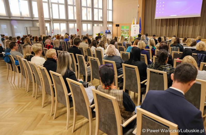 Uczestnicy międzynarodowej konferencji naukowej „Wyzwania psychiatrii dzieci i młodzieży w Europie” w Zielonej Górze