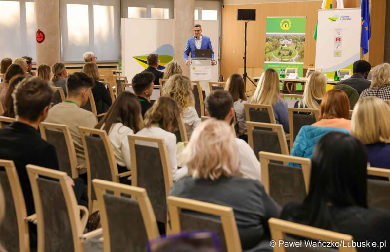 Uczestnicy międzynarodowej konferencji naukowej „Wyzwania psychiatrii dzieci i młodzieży w Europie” w Zielonej Górze