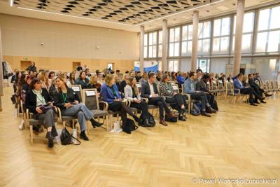 Uczestnicy międzynarodowej konferencji naukowej „Wyzwania psychiatrii dzieci i młodzieży w Europie” w Zielonej Górze