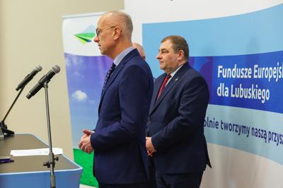 Centra usług społecznych zapewnią możliwość uzyskania różnych usług społecznych w jednym miejscu, które będą dopasowanie do realnych potrzeb społeczności lokalnych i dostarczane w sposób skoordynowany