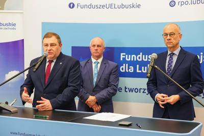 Centra usług społecznych zapewnią możliwość uzyskania różnych usług społecznych w jednym miejscu, które będą dopasowanie do realnych potrzeb społeczności lokalnych i dostarczane w sposób skoordynowany