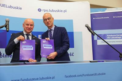 Centra usług społecznych zapewnią możliwość uzyskania różnych usług społecznych w jednym miejscu, które będą dopasowanie do realnych potrzeb społeczności lokalnych i dostarczane w sposób skoordynowany