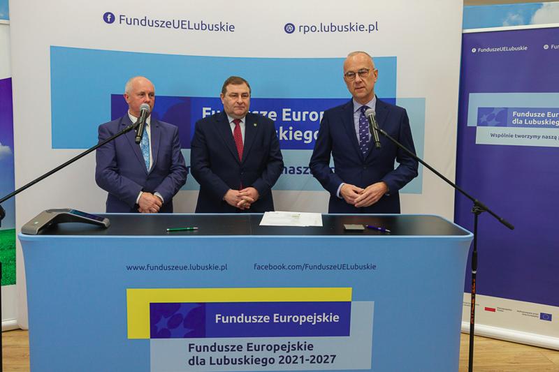Centra usług społecznych zapewnią możliwość uzyskania różnych usług społecznych w jednym miejscu, które będą dopasowanie do realnych potrzeb społeczności lokalnych i dostarczane w sposób skoordynowany