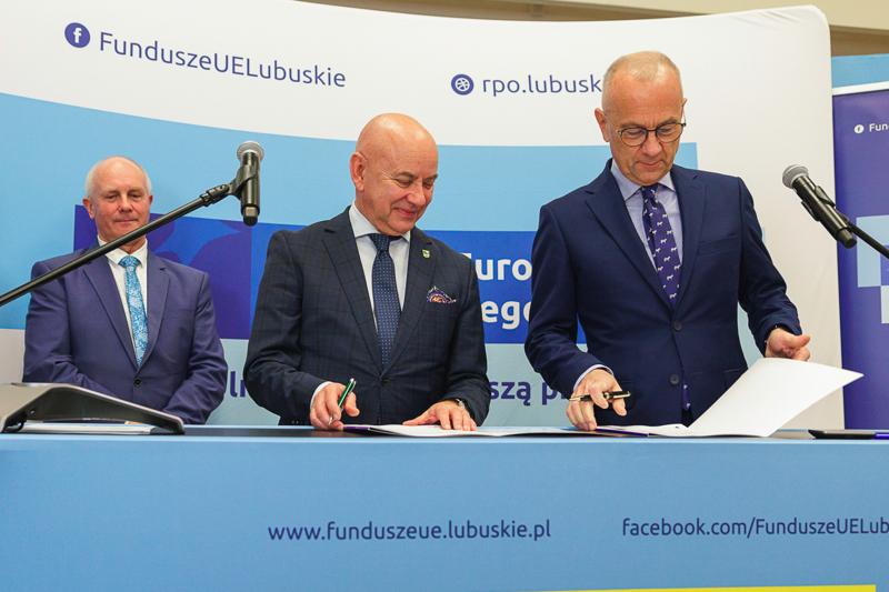 Centra usług społecznych zapewnią możliwość uzyskania różnych usług społecznych w jednym miejscu, które będą dopasowanie do realnych potrzeb społeczności lokalnych i dostarczane w sposób skoordynowany