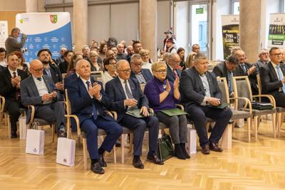 4 grudnia 2024 r. w urzędzie marszałkowskim w Zielonej Górze odbyła się uroczystość 30-lecia Lubuskiego Związku Hodowców Bydła. Jubileuszu pogratulował członek Zarządu Województwa Lubuskiego Zbigniew Kołodziej. 
