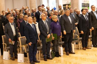 4 grudnia 2024 r. w urzędzie marszałkowskim w Zielonej Górze odbyła się uroczystość 30-lecia Lubuskiego Związku Hodowców Bydła. Jubileuszu pogratulował członek Zarządu Województwa Lubuskiego Zbigniew Kołodziej. 