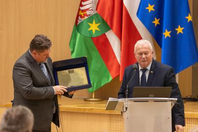 4 grudnia 2024 r. w urzędzie marszałkowskim w Zielonej Górze odbyła się uroczystość 30-lecia Lubuskiego Związku Hodowców Bydła. Jubileuszu pogratulował członek Zarządu Województwa Lubuskiego Zbigniew Kołodziej. 