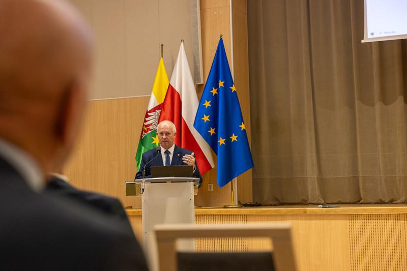 4 grudnia 2024 r. w urzędzie marszałkowskim w Zielonej Górze odbyła się uroczystość 30-lecia Lubuskiego Związku Hodowców Bydła. Jubileuszu pogratulował członek Zarządu Województwa Lubuskiego Zbigniew Kołodziej.