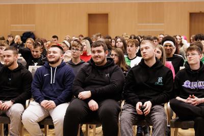 W związku ze Światowym Dniem AIDS 3 grudnia 2024 r. w Urzędzie Marszałkowskim odbyła się konferencja dla nauczycieli i uczniów szkół ponadpodstawowych z woj. lubuskiego. Poprowadziło ją Towarzystwo Rozwoju Rodziny w Zielonej Górze. 