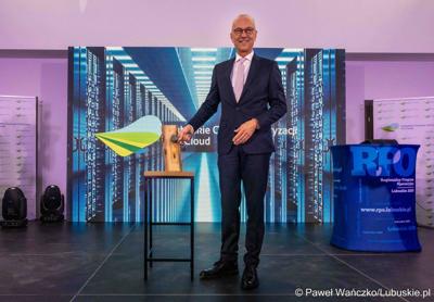 Marszałek Województwa Lubuskiego Marcin Jabłoński dokonuje symbolicznego otwarcia Lubuskiego Centrum Cyfryzacji Go Cloud oraz Biura Zamiejscowego Urzędu Marszałkowskiego Województwa Lubuskiego z siedzibą w Gorzowie Wlkp. 