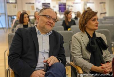 Podsumowanie Roku Edukacji Ekonomicznej w Muzeum Ziemi Lubuskiej. Konferencja odbyła się pod honorowym patronatem Marszałka Województwa Lubuskiego Marcina Jabłońskiego. 