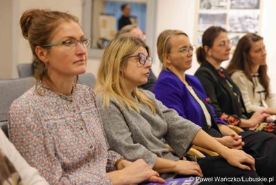 Podsumowanie Roku Edukacji Ekonomicznej w Muzeum Ziemi Lubuskiej. Konferencja odbyła się pod honorowym patronatem Marszałka Województwa Lubuskiego Marcina Jabłońskiego. 