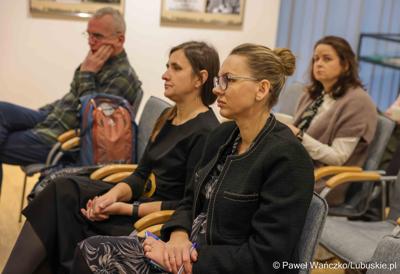 Podsumowanie Roku Edukacji Ekonomicznej w Muzeum Ziemi Lubuskiej. Konferencja odbyła się pod honorowym patronatem Marszałka Województwa Lubuskiego Marcina Jabłońskiego. 