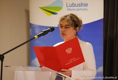 Podsumowanie Roku Edukacji Ekonomicznej w Muzeum Ziemi Lubuskiej. Konferencja odbyła się pod honorowym patronatem Marszałka Województwa Lubuskiego Marcina Jabłońskiego. 