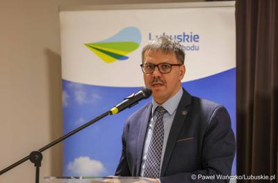 Podsumowanie Roku Edukacji Ekonomicznej w Muzeum Ziemi Lubuskiej. Konferencja odbyła się pod honorowym patronatem Marszałka Województwa Lubuskiego Marcina Jabłońskiego. 