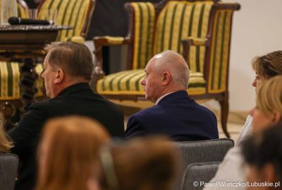 Podsumowanie Roku Edukacji Ekonomicznej w Muzeum Ziemi Lubuskiej. Konferencja odbyła się pod honorowym patronatem Marszałka Województwa Lubuskiego Marcina Jabłońskiego. 