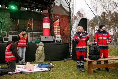 Odwiedzenie jarmarku „Idą Święta!” było nie tylko okazją do spędzenia wspólnego czasu w świątecznej atmsferze, ale również do zakupu wyjątkowych prezentów