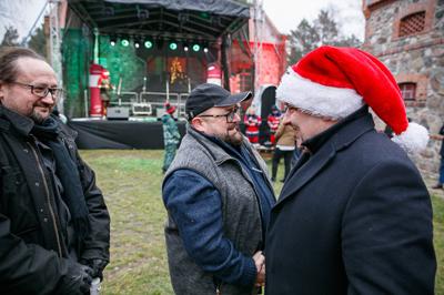 Odwiedzenie jarmarku „Idą Święta!” było nie tylko okazją do spędzenia wspólnego czasu w świątecznej atmsferze, ale również do zakupu wyjątkowych prezentów