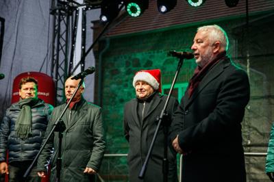 Odwiedzenie jarmarku „Idą Święta!” było nie tylko okazją do spędzenia wspólnego czasu w świątecznej atmsferze, ale również do zakupu wyjątkowych prezentów