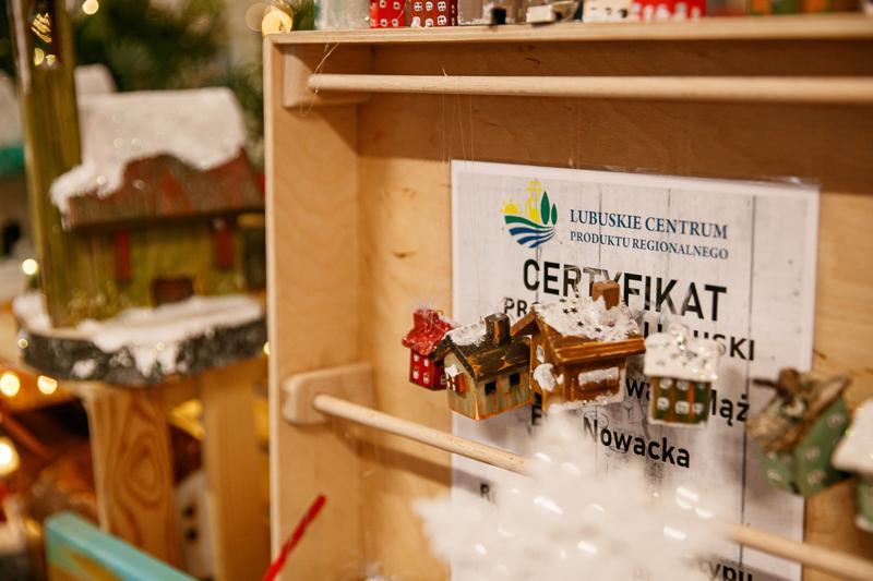 Odwiedzenie jarmarku „Idą Święta!” było nie tylko okazją do spędzenia wspólnego czasu w świątecznej atmsferze, ale również do zakupu wyjątkowych prezentów