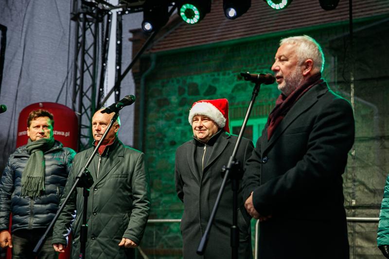 Odwiedzenie jarmarku „Idą Święta!” było nie tylko okazją do spędzenia wspólnego czasu w świątecznej atmsferze, ale również do zakupu wyjątkowych prezentów
