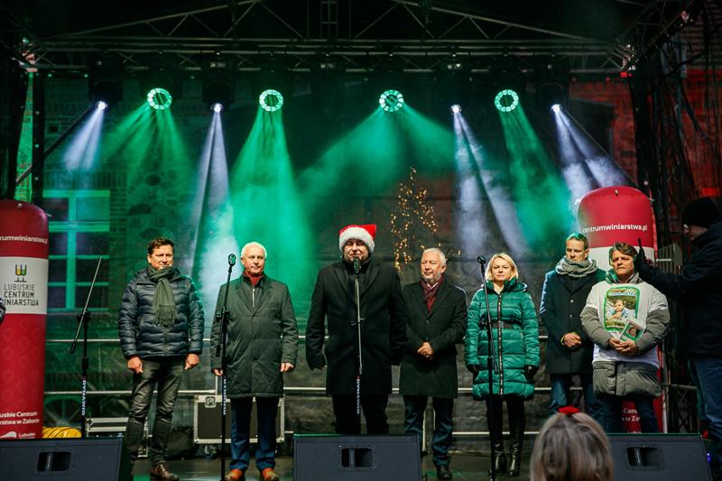 Odwiedzenie jarmarku „Idą Święta!” było nie tylko okazją do spędzenia wspólnego czasu w świątecznej atmsferze, ale również do zakupu wyjątkowych prezentów