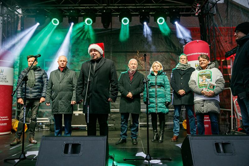 Odwiedzenie jarmarku „Idą Święta!” było nie tylko okazją do spędzenia wspólnego czasu w świątecznej atmsferze, ale również do zakupu wyjątkowych prezentów