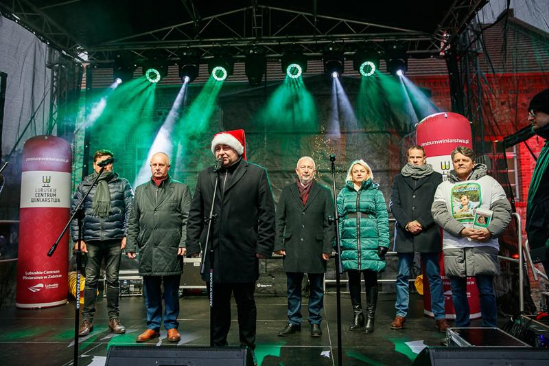 Odwiedzenie jarmarku „Idą Święta!” było nie tylko okazją do spędzenia wspólnego czasu w świątecznej atmsferze, ale również do zakupu wyjątkowych prezentów
