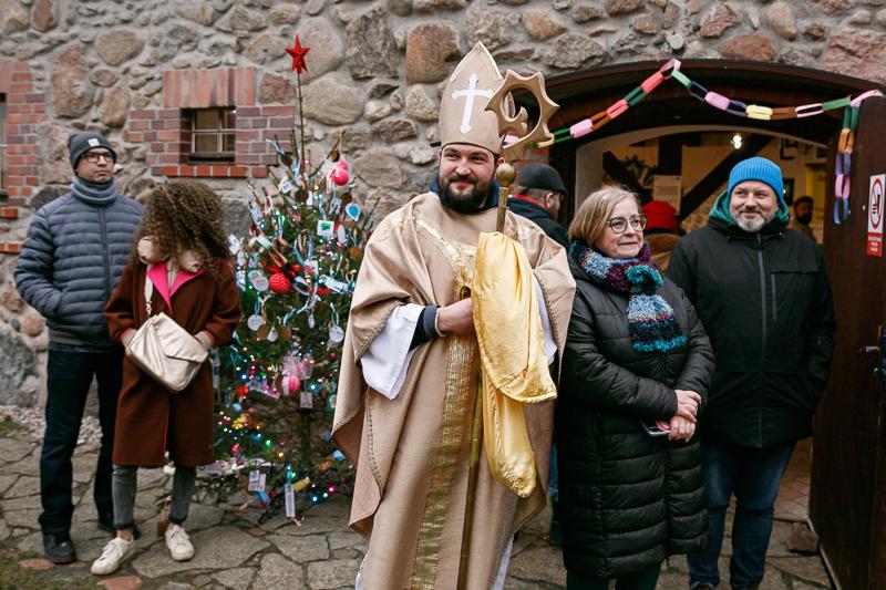 Odwiedzenie jarmarku „Idą Święta!” było nie tylko okazją do spędzenia wspólnego czasu w świątecznej atmsferze, ale również do zakupu wyjątkowych prezentów