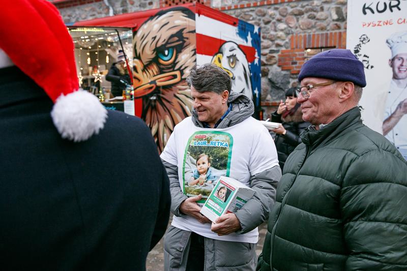 Odwiedzenie jarmarku „Idą Święta!” było nie tylko okazją do spędzenia wspólnego czasu w świątecznej atmsferze, ale również do zakupu wyjątkowych prezentów