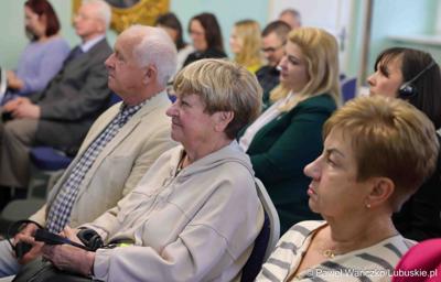 Uczestnicy polsko-niemieckiej konferencji pt. Łączy nas dziedzictwo, w Dworze Ochla 