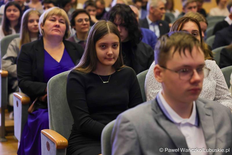 Kolejni zdolni młodzi Lubuszanie dołączyli do grona „Lubuskich Talentów”. W Filharmonii Zielonogórskiej odbyła się Uroczysta gala dla stypendystów z południa województwa.
