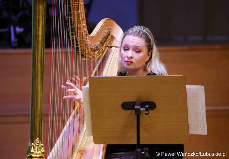 Kolejni zdolni młodzi Lubuszanie dołączyli do grona „Lubuskich Talentów”. W Filharmonii Zielonogórskiej odbyła się Uroczysta gala dla stypendystów z południa województwa.