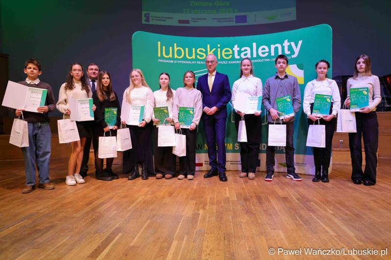 Kolejni zdolni młodzi Lubuszanie dołączyli do grona „Lubuskich Talentów”. W Filharmonii Zielonogórskiej odbyła się Uroczysta gala dla stypendystów z południa województwa.