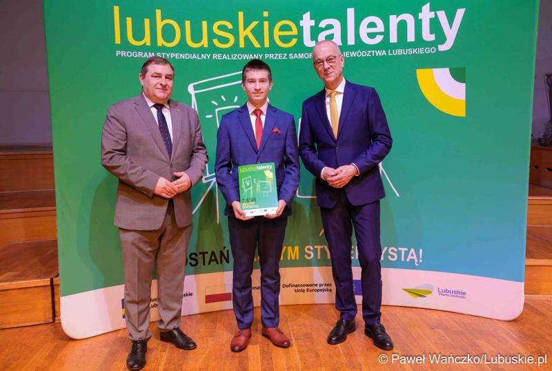 Kolejni zdolni młodzi Lubuszanie dołączyli do grona „Lubuskich Talentów”. W Filharmonii Zielonogórskiej odbyła się Uroczysta gala dla stypendystów z południa województwa.